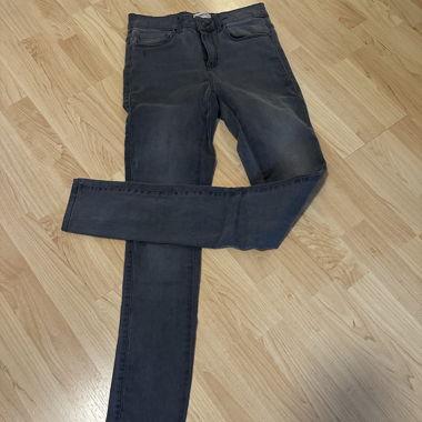 Dunkle Jeans Hose