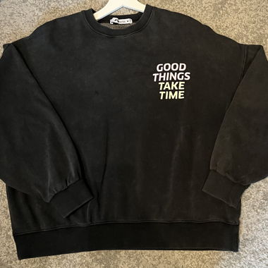 Sweat-shirt noir «Good Things Take Time»