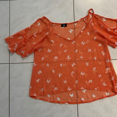 Bluse mit Schmetterlingen