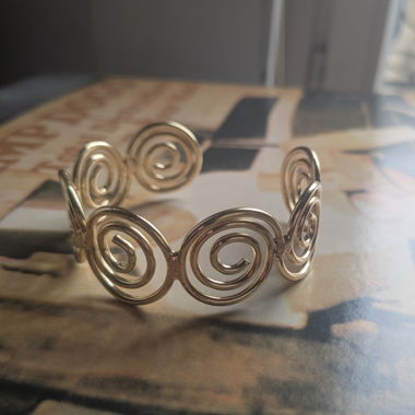 Goldene Spirale-Armreif