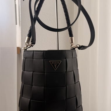 Sac à main noir GUESS