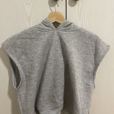 Grey sleeveless hooded vest hoodie
