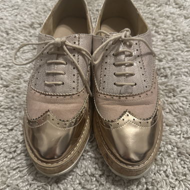 Goldene Brogues