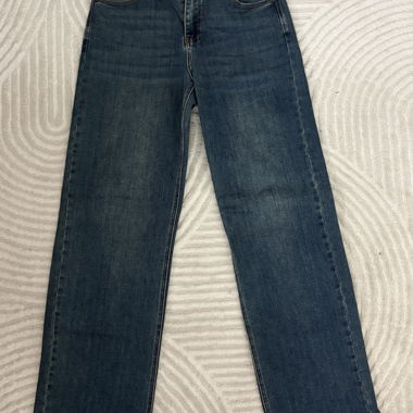 Dunkelblaue Jeans