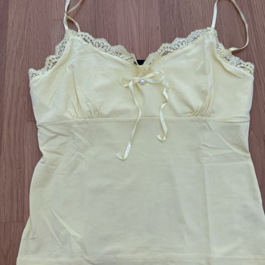 Top giallo Nadia Nardi