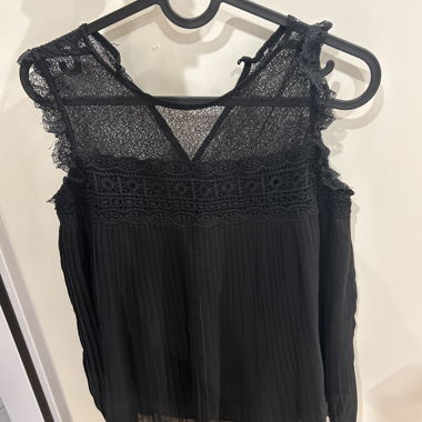 Blusa Nera in Pizzo
