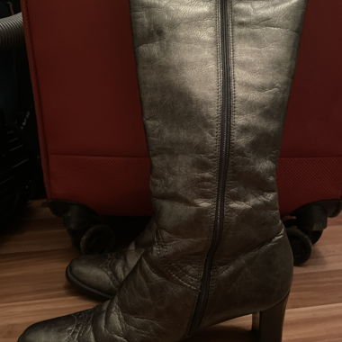 Stivali lunghi in pelle con tacco