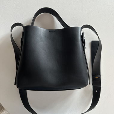 Black shoulder bag