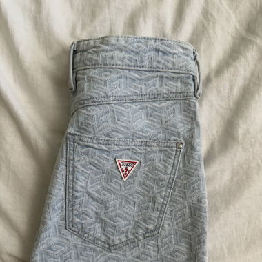 GUESS Jeans