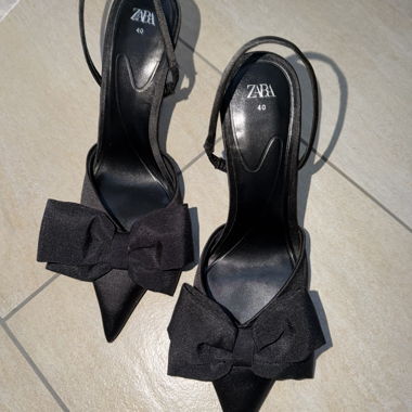 Zara Black Slingback Pumps Gr. 40