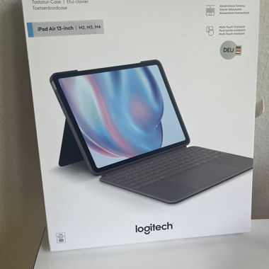 Logitech Combo Touch iPad Air 13