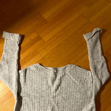 Subdued gestrickter Pullover