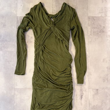 Robe verte à manches longues