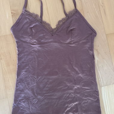 lace detail tanktop