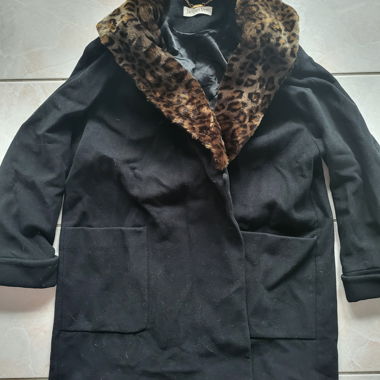 Cappotto in lana con pelliccia sintetica