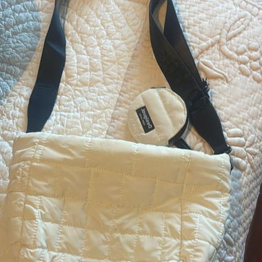 Sac banane matelassé Desigual blanc