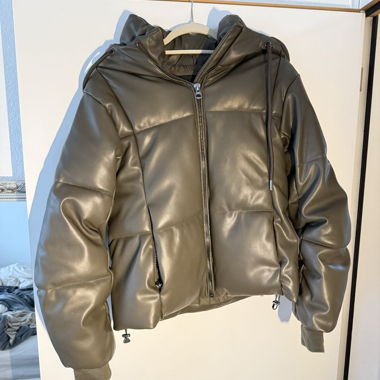 Pull&Bear Steppjacke Kunstleder Olivgrün 