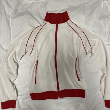 Weiss/rote Jacke 