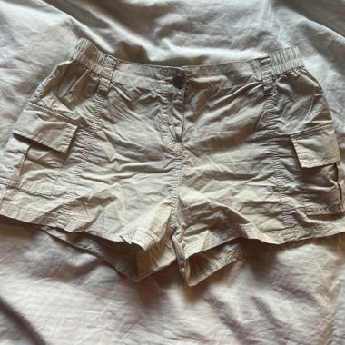 Beige cargo shorts 
