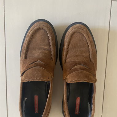 LEATHER LOAFERS