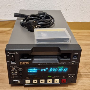 Enregistreur Panasonic DVCPRO AJ-D230 révisé