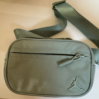 Sac bandoulière compact 
