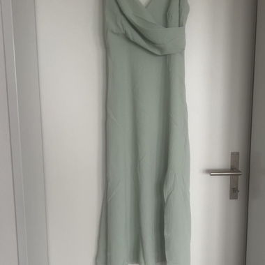 Robe à fines bretelles vert menthe jamais portée taille M