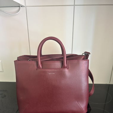 MATT&NAT vegane Lederhandtasche bordeaux