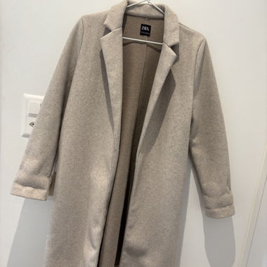 Zara mantel 
