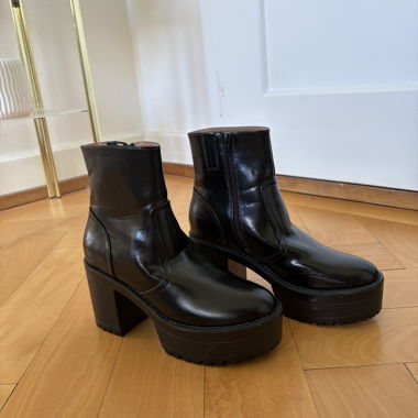 Schwarze Plateau-Booties
