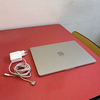 Apple MacBook Air M2 (2022) 8GB RAM 256GB SSD