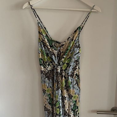 Farbiges Sommerkleid