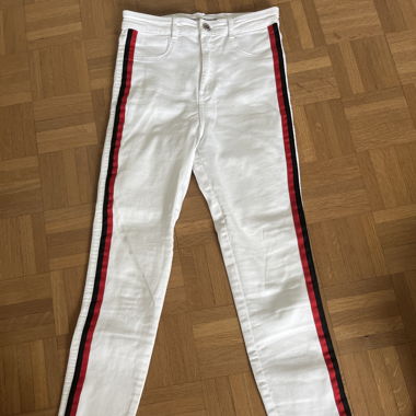 White skinny jeans