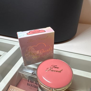 Too Faced Love Crush blush golden hour 