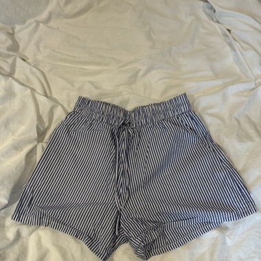 gestreifte shorts