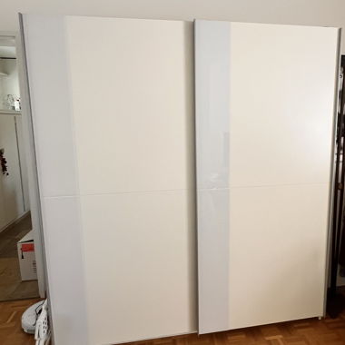 Schiebetürenschrank 