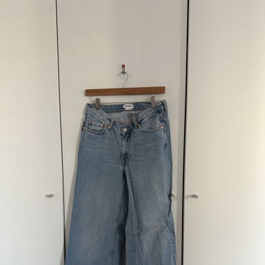 Weekday V-Waisted Jeans