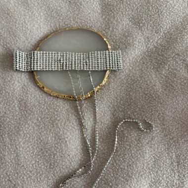 Crystal choker