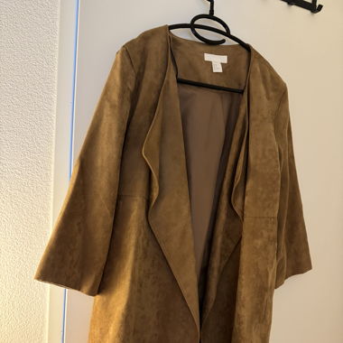 braune Jacke in Wildlederoptik