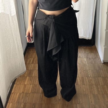 Loose Black Trousers