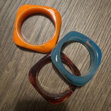 Bangels in arancione, marrone e azzurro chiaro