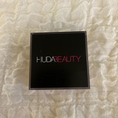 Huda Beauty Loose Powder