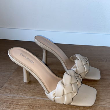 Hohe Schuhe