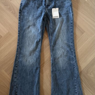 Jeans baggy a zampa Bershka blu