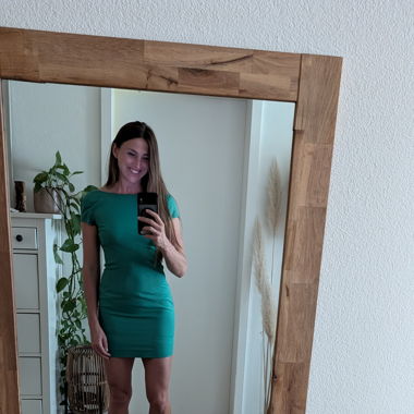 Mini Kleid mit offenen Rücken