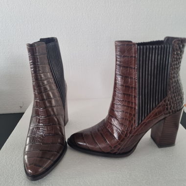 Santiag-style ankle boots size 35