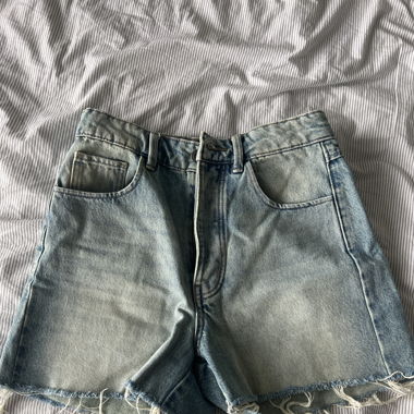 short bleu