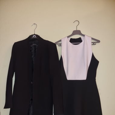 LONGBLAZER Schwartz/WeissKleid Zara