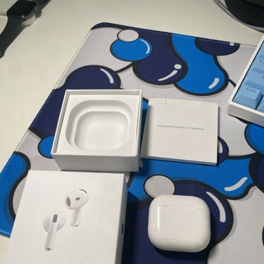 Air Pods 4