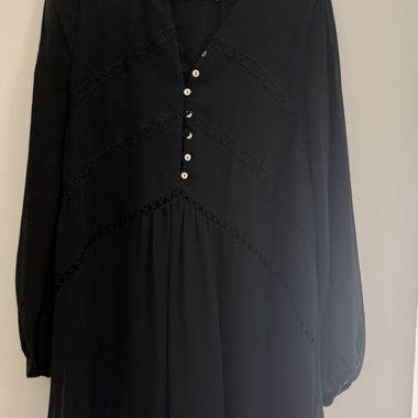 Black reserved dress in S